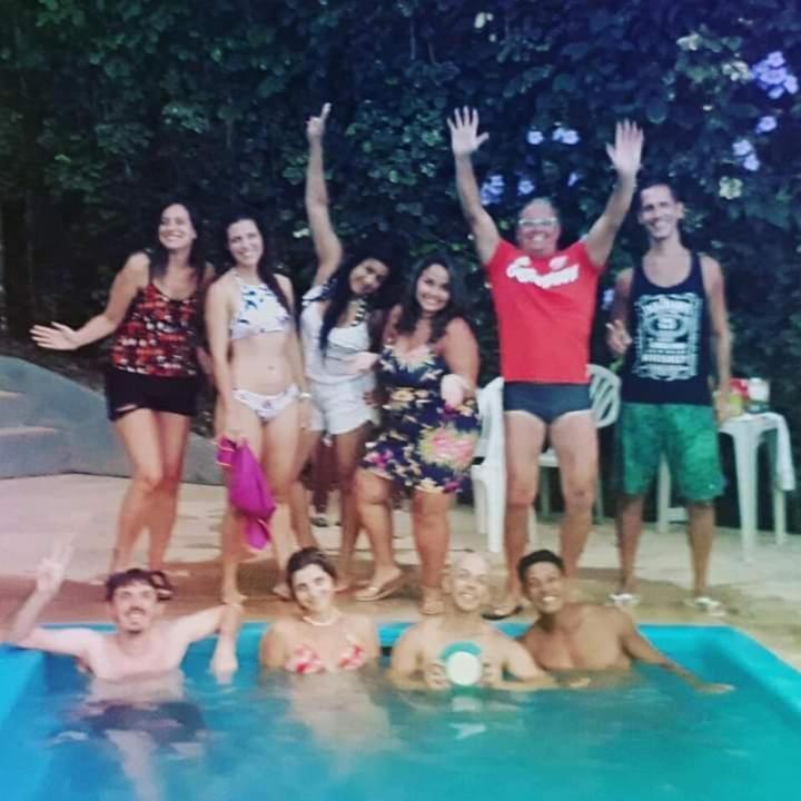 Novos Baianos Hostel E Pousada Порто Сегуро Екстериор снимка A pool party in Brazil