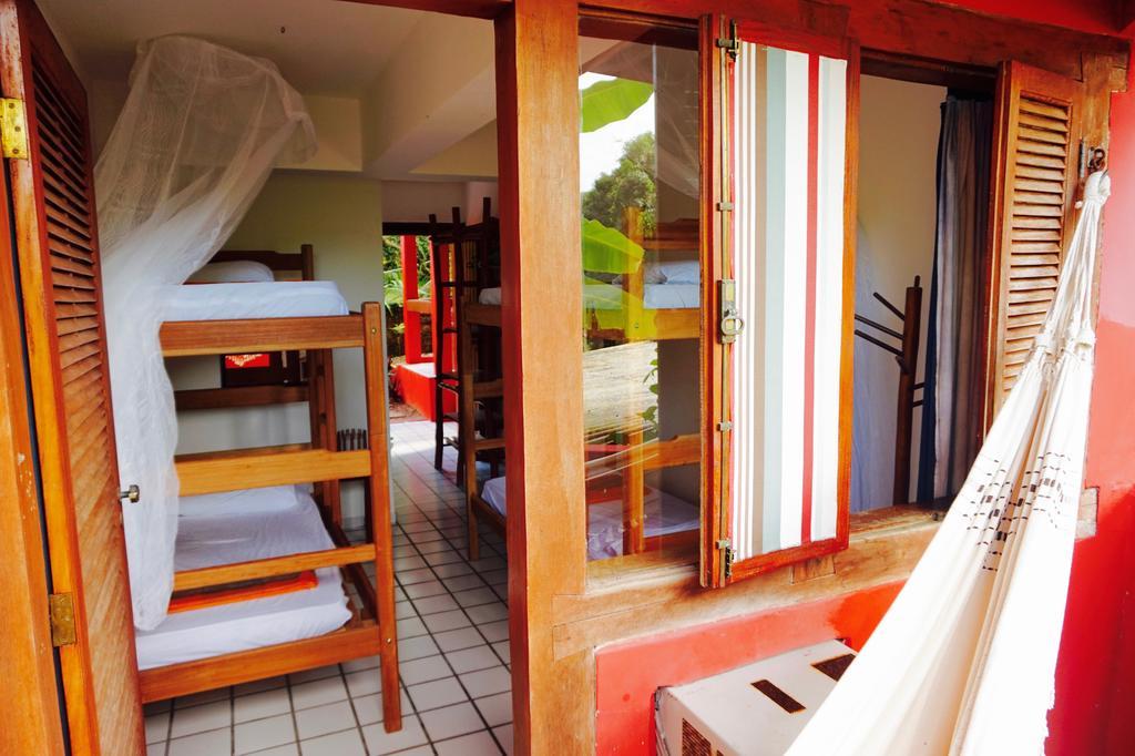 Novos Baianos Hostel E Pousada Порто Сегуро Екстериор снимка A room at the hostel